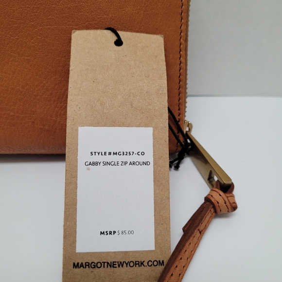 Margot NWT Brown Leather Gabby Single Zip Around Wristlet Wallet - Picture 6 of 15